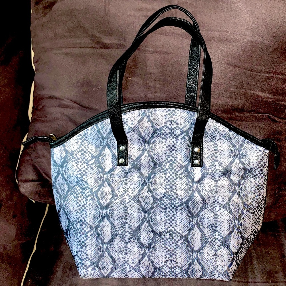 Insulated Lunch Tote / Cooler - Python